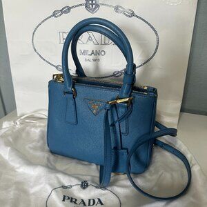 Prada  Saffiano leather bag